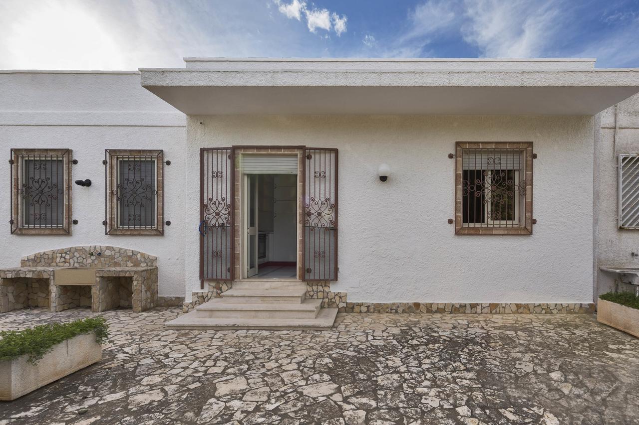 Villa Castiglione By Barbarhouse Torre Lapillo Exterior photo